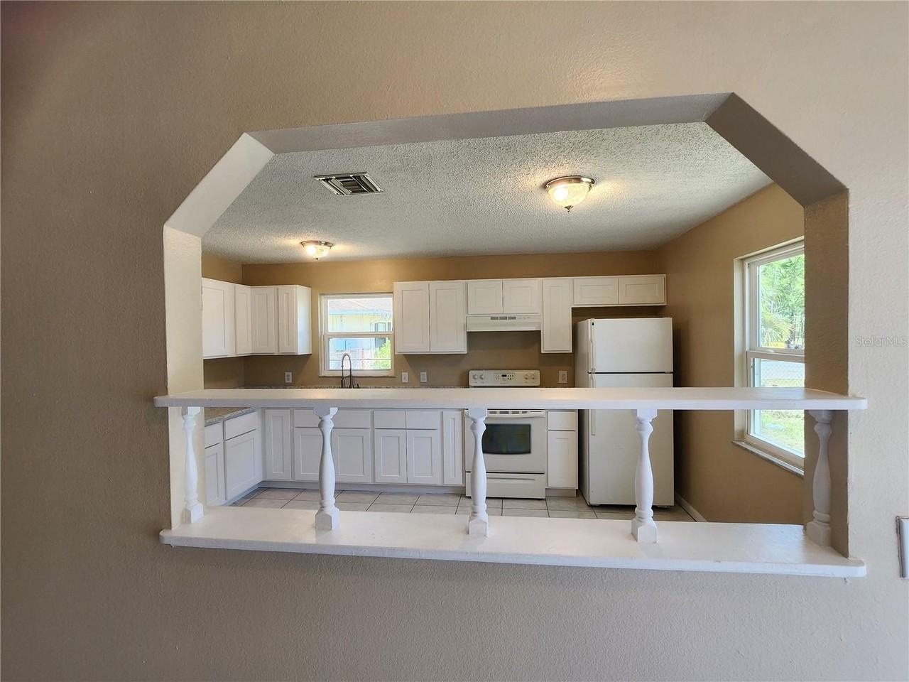 2429 Centennial Blvd - Photo 2 of 29
