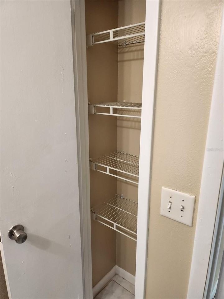 2429 Centennial Blvd - Photo 5 of 29