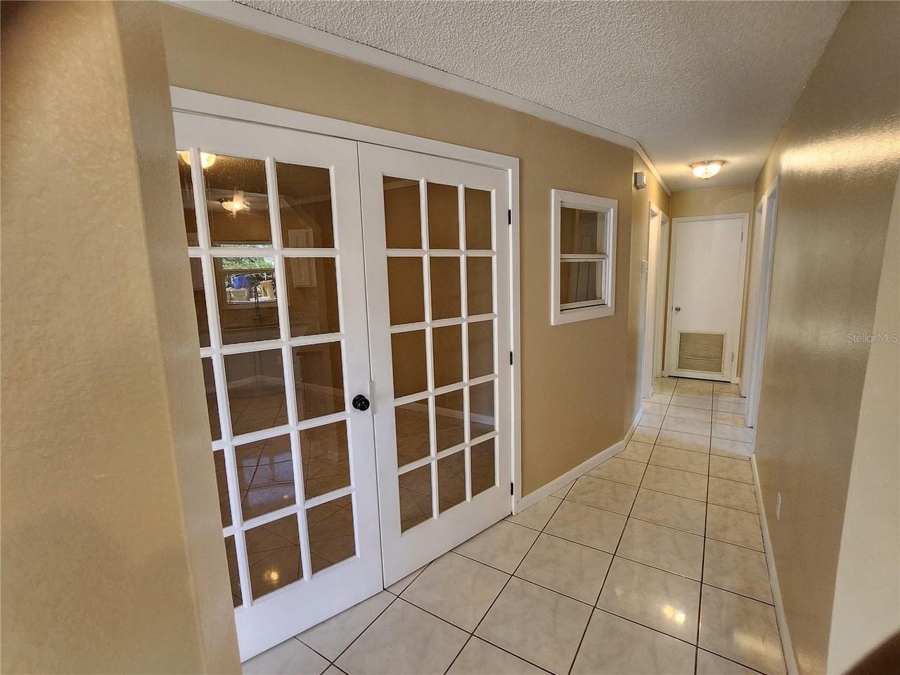 2429 Centennial Blvd - Photo 6 of 29