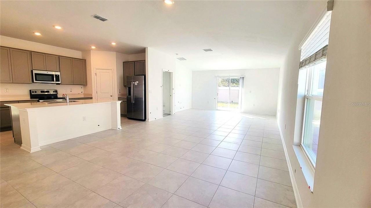 413 Singing Sands Cir - Photo 3 of 12