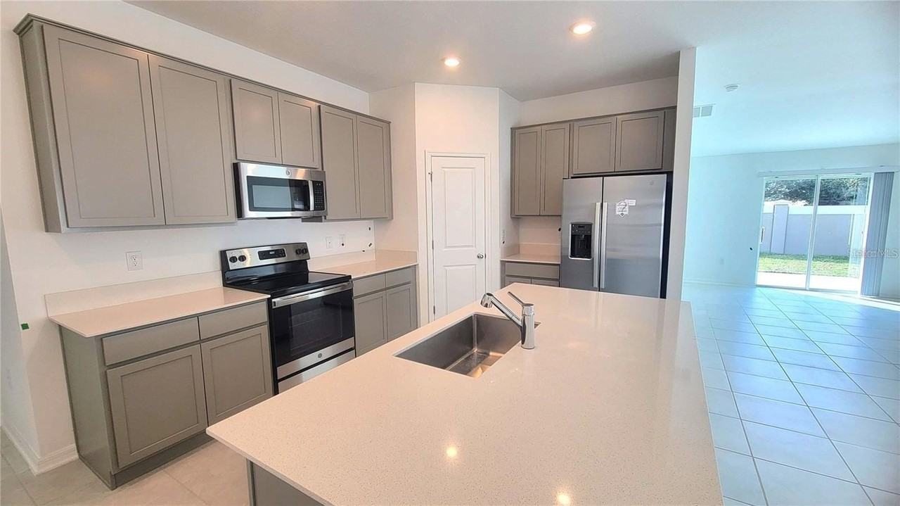 413 Singing Sands Cir - Photo 4 of 12