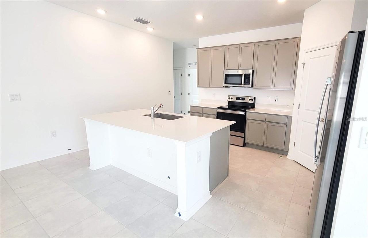 413 Singing Sands Cir - Photo 5 of 12