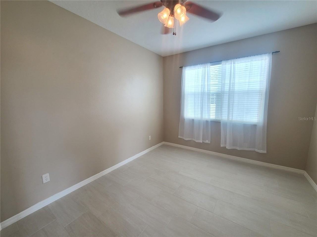 898 Moses Loop - Photo 5 of 13