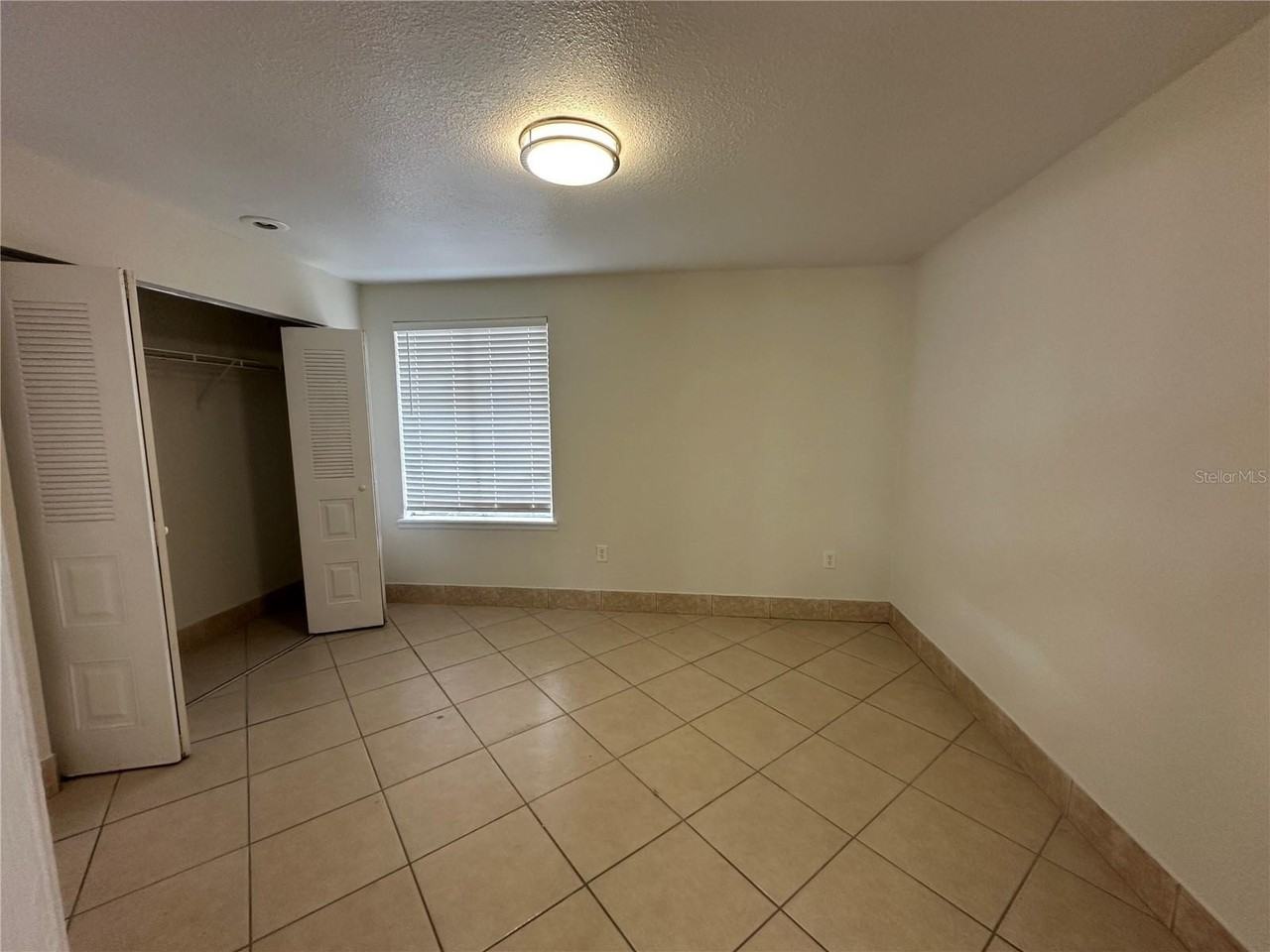 1000 Dolphin Dr - Photo 4 of 18