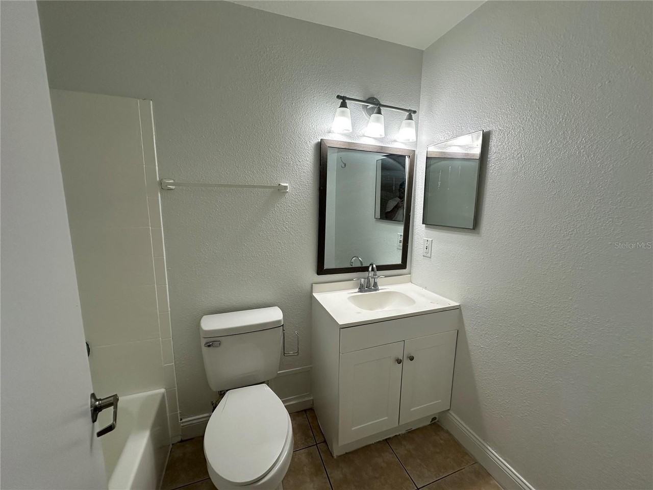1000 Dolphin Dr - Photo 5 of 18