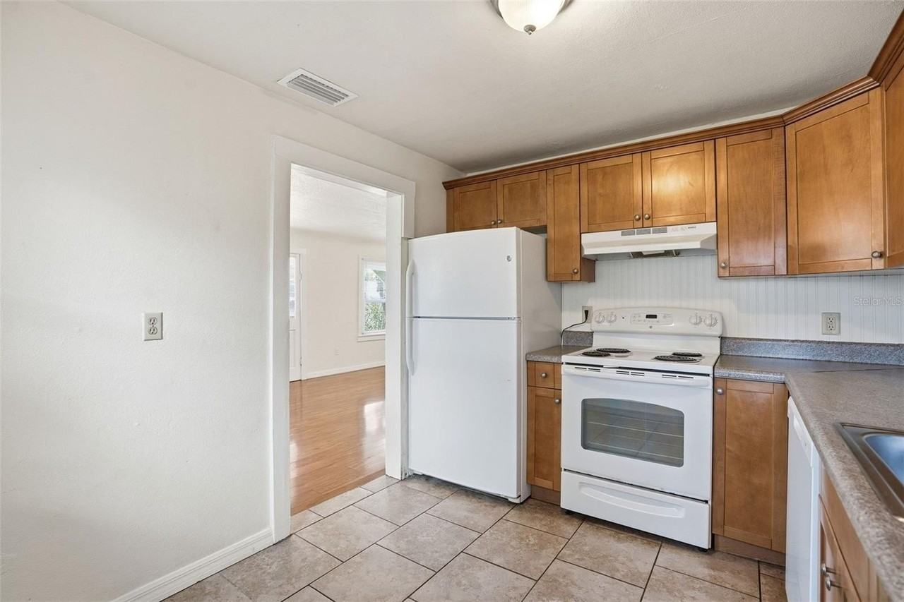 409 Lebeau St - Photo 6 of 20