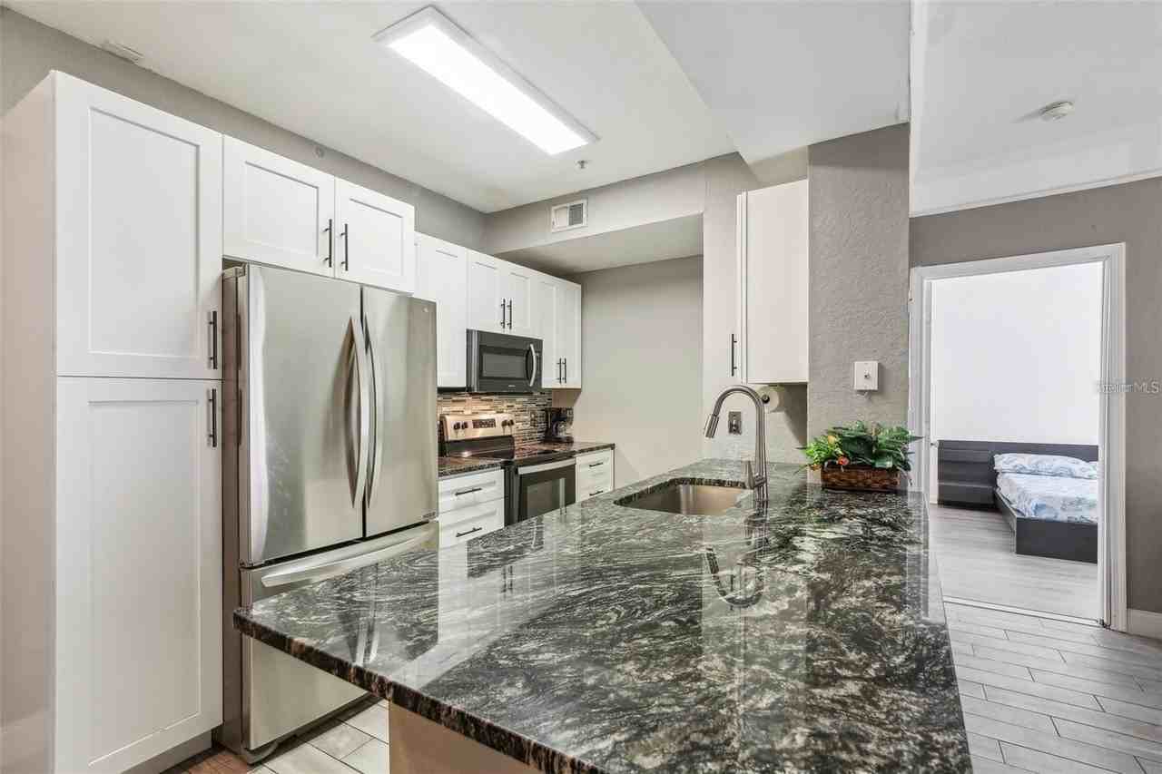 17104 Carrington Park Dr #514 - Photo 3 of 27