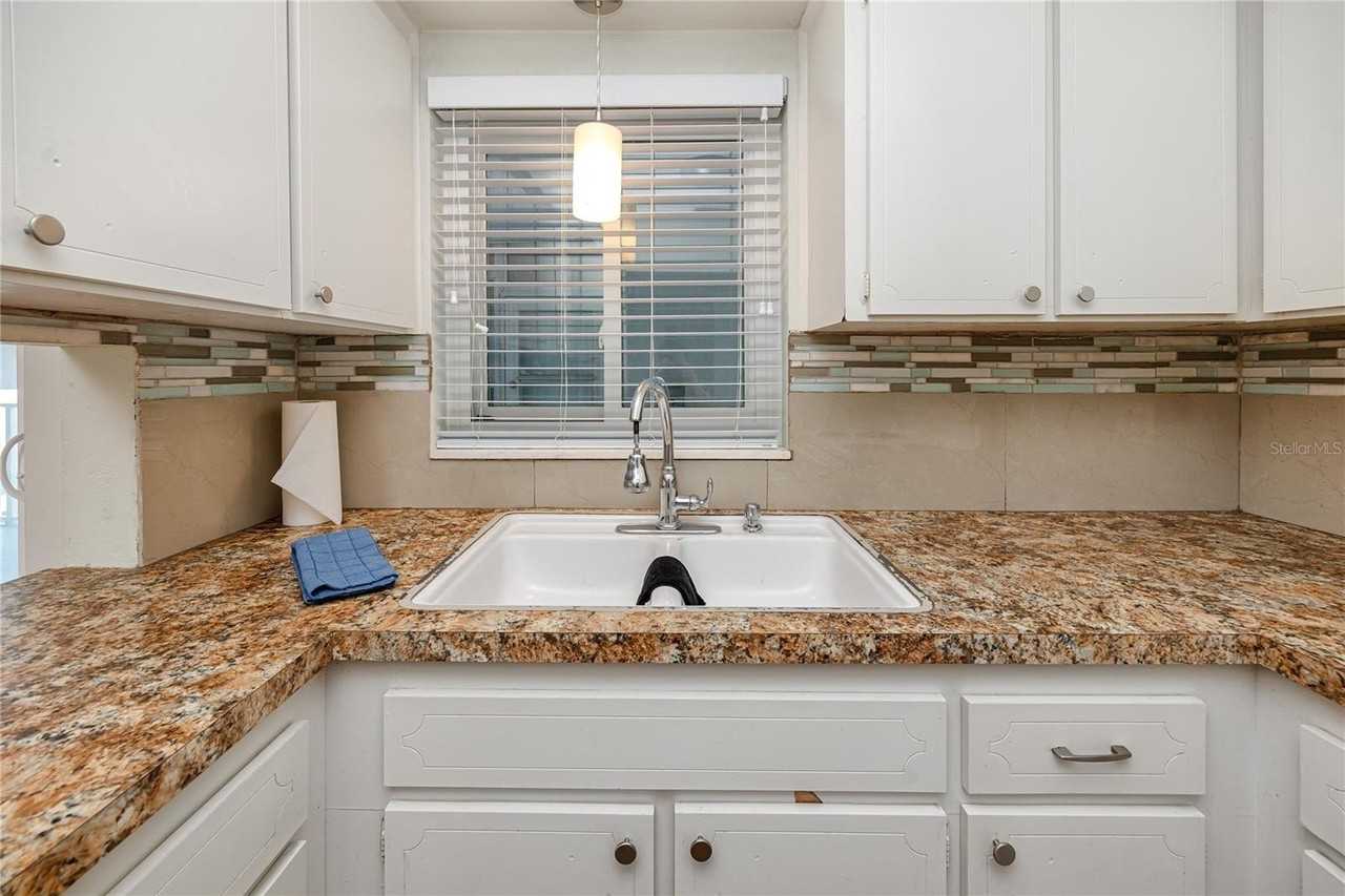 4340 37th St S #6 - Photo 4 of 38