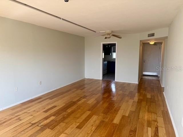 4775 Cove Cir #1102 - Photo 7 of 20