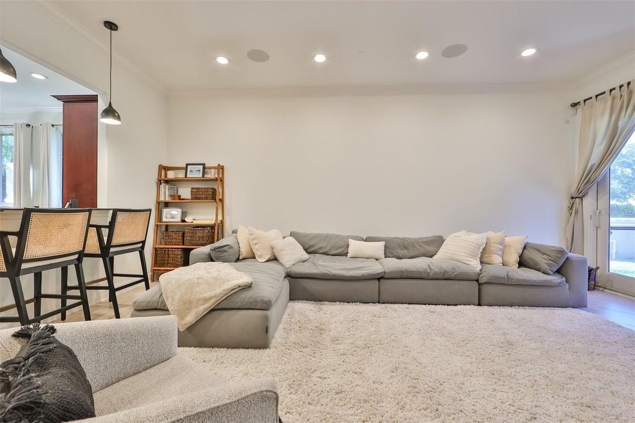 602 Saxony Blvd - Photo 7 of 50