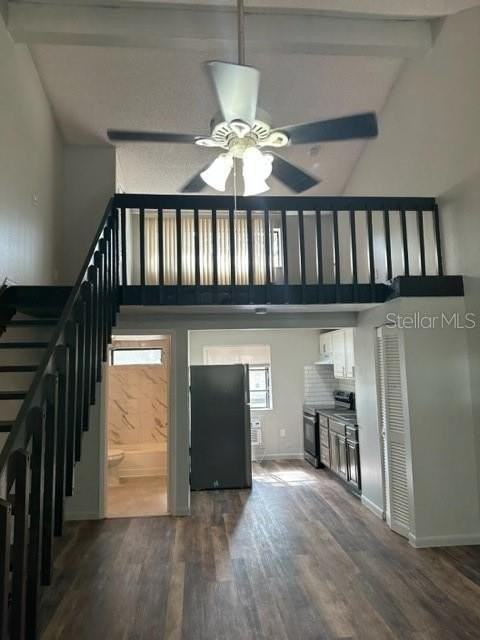 2122 Bradford St #521 - Photo 4 of 15