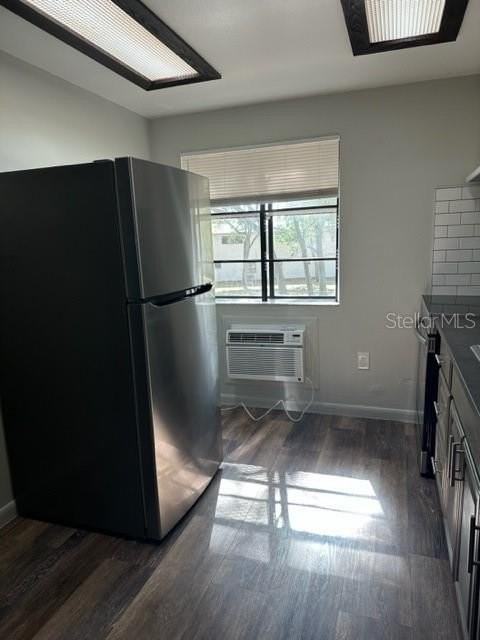 2122 Bradford St #521 - Photo 6 of 15
