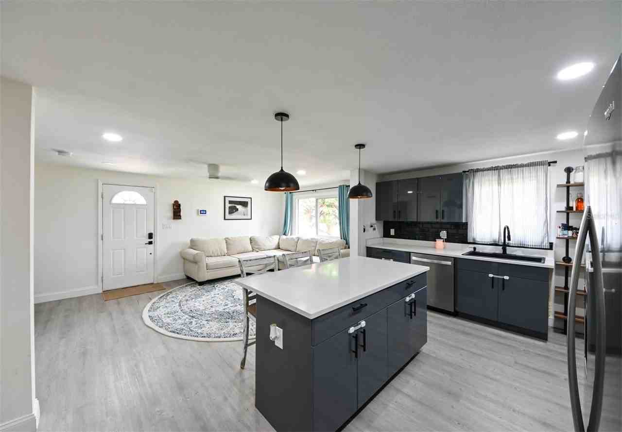 4114 W Olive St - Photo 3 of 26