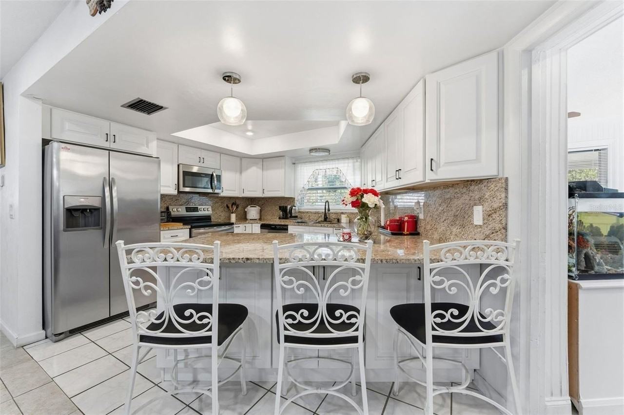 2401 26th Ave S - Photo 5 of 30