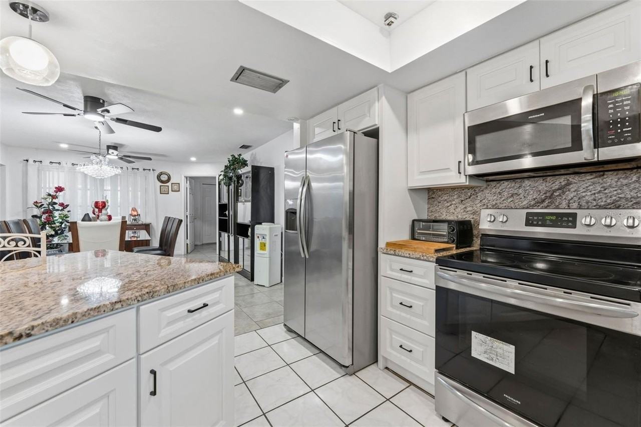2401 26th Ave S - Photo 6 of 30