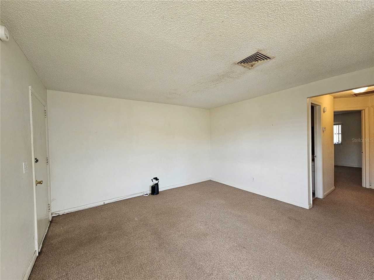 209 Nw Jefferson Cir N #15 - Photo 6 of 16