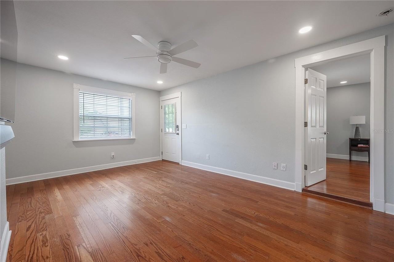 2714 W Fig St - Photo 4 of 47