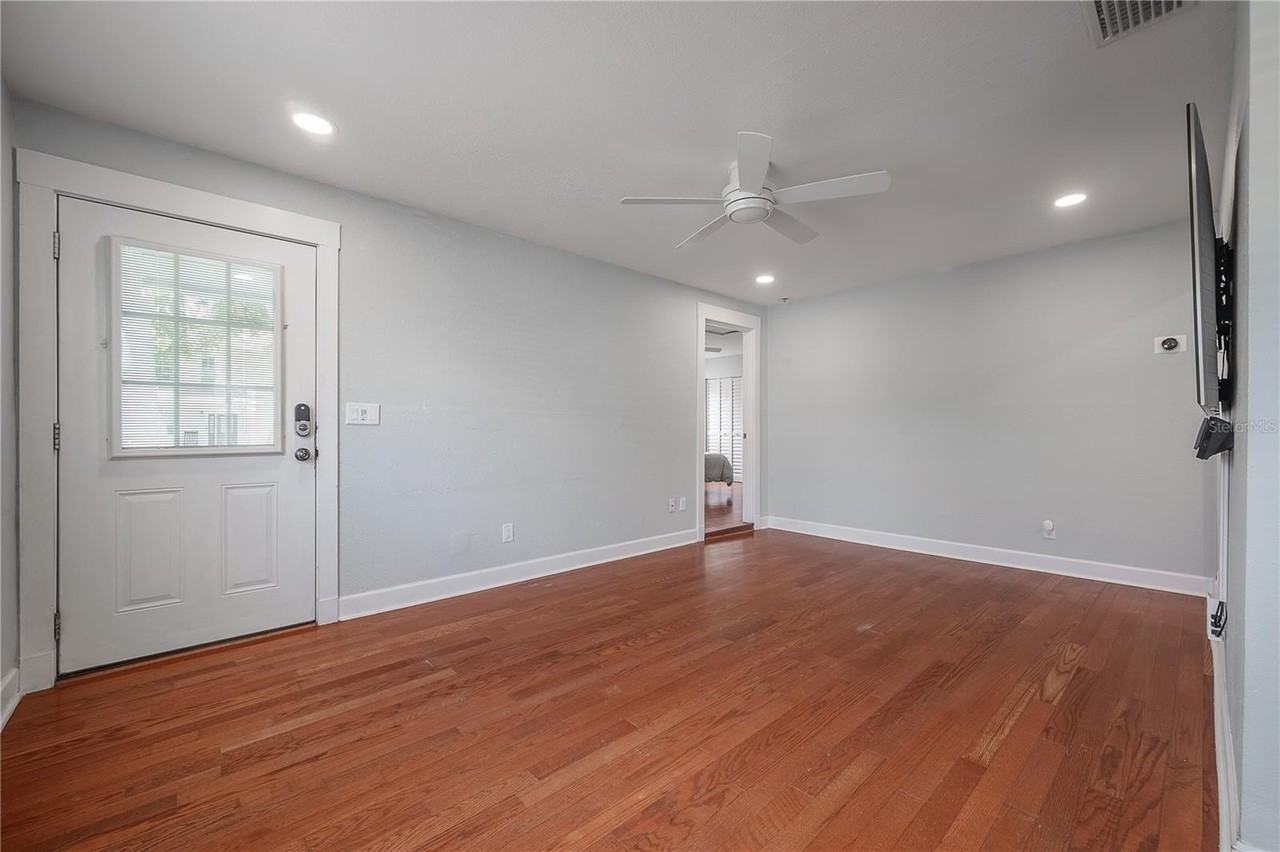 2714 W Fig St - Photo 5 of 47