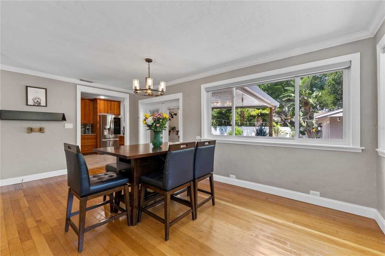 2605 S Manhattan Ave - Photo 7 of 48