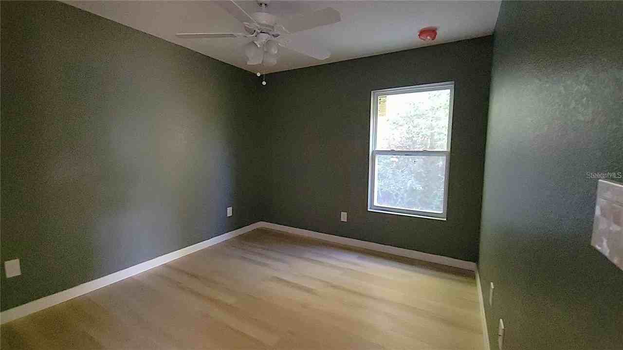 1025 N Clara Ave - Photo 5 of 21
