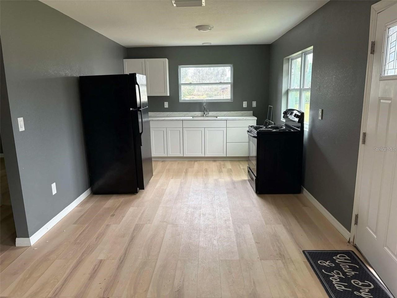 1025 N Clara Ave - Photo 6 of 21