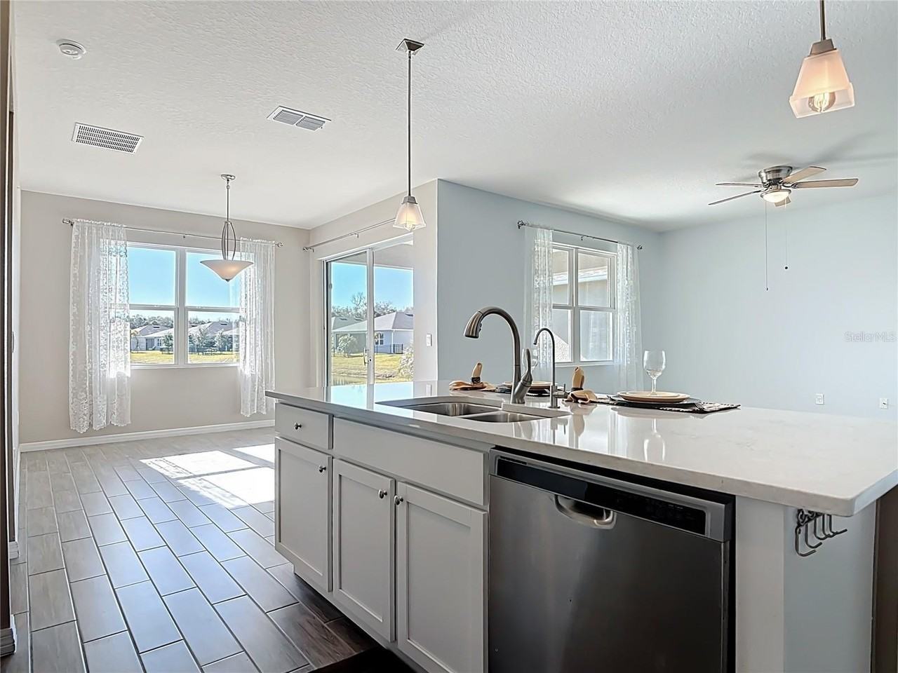 1601 Delphi Way - Photo 4 of 28