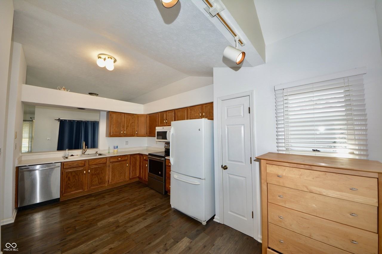 7749 Chesapeake Dr E - Photo 5 of 20
