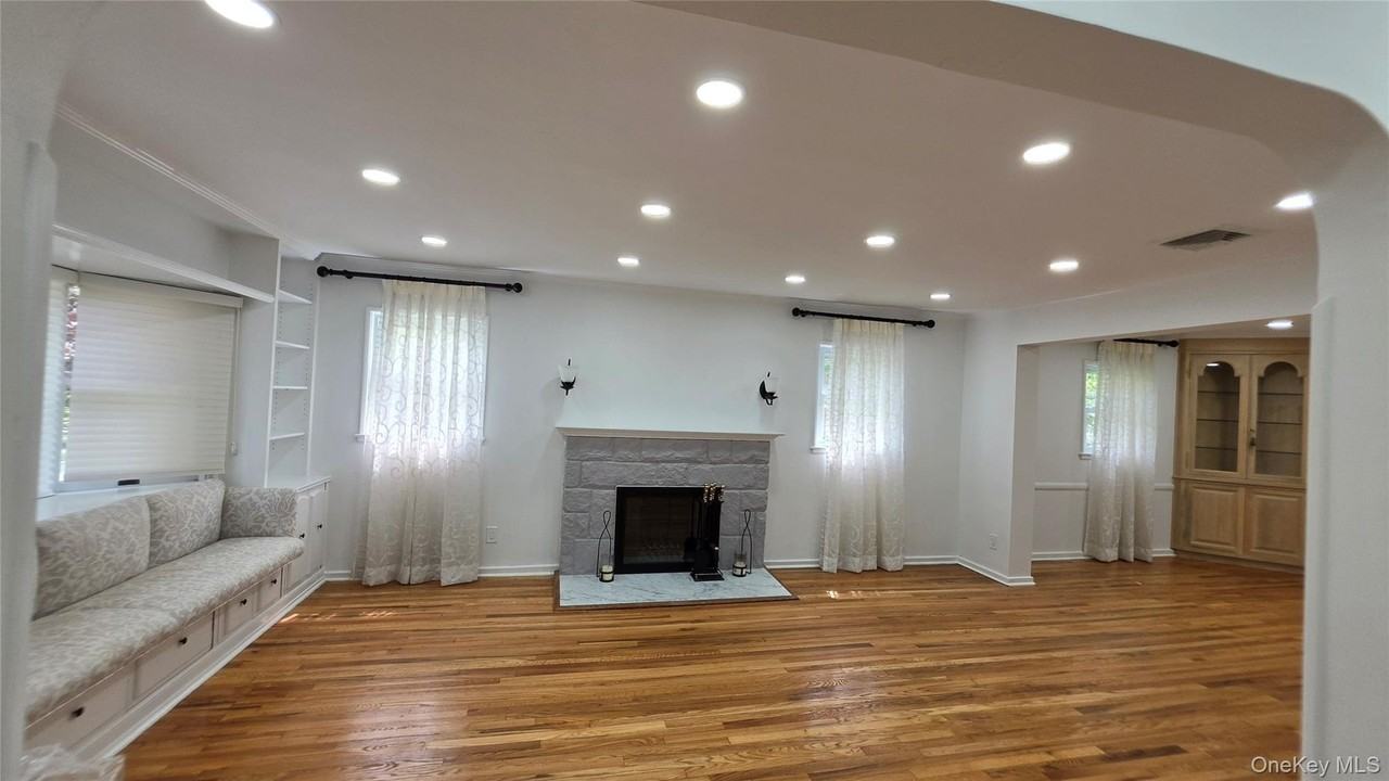 21829 85th Ave - Photo 2 of 41