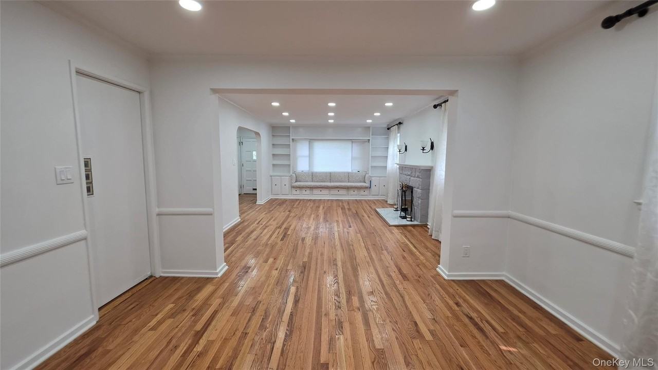 21829 85th Ave - Photo 4 of 41