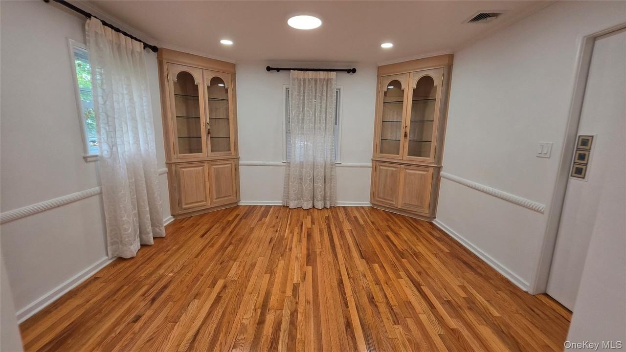 21829 85th Ave - Photo 5 of 41
