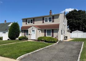 featured image of 30 Castle Ln