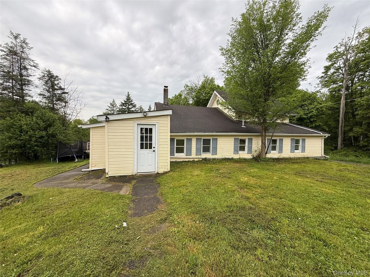 10 Crans Rd - Photo 2 of 24