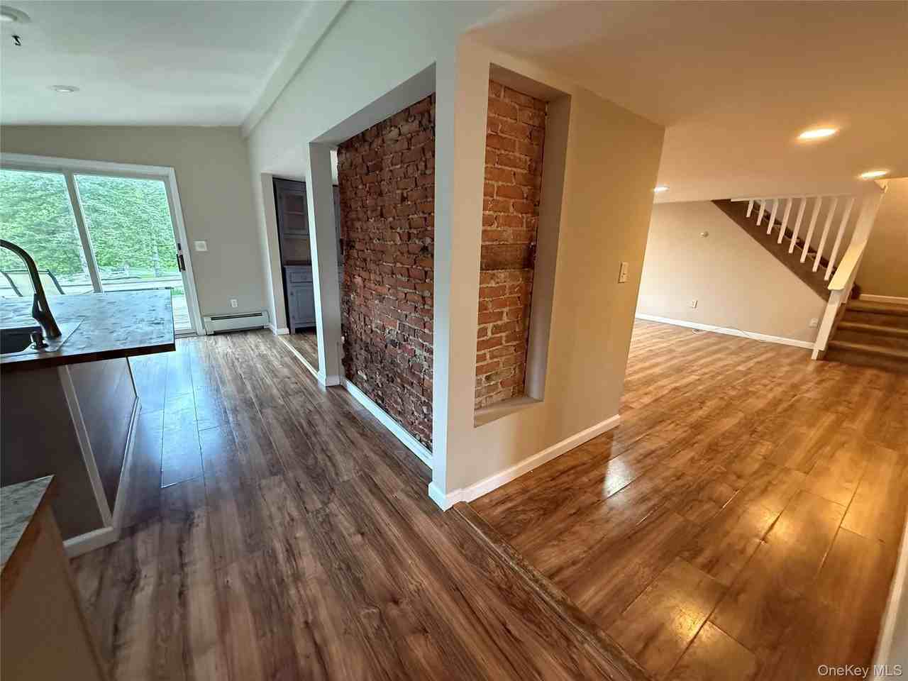 10 Crans Rd - Photo 4 of 24