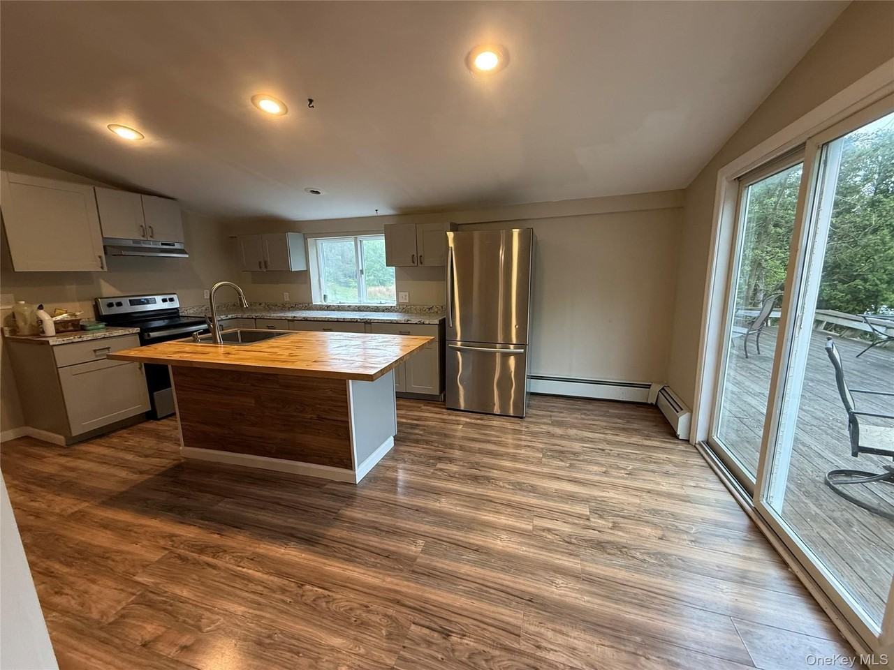 10 Crans Rd - Photo 6 of 24