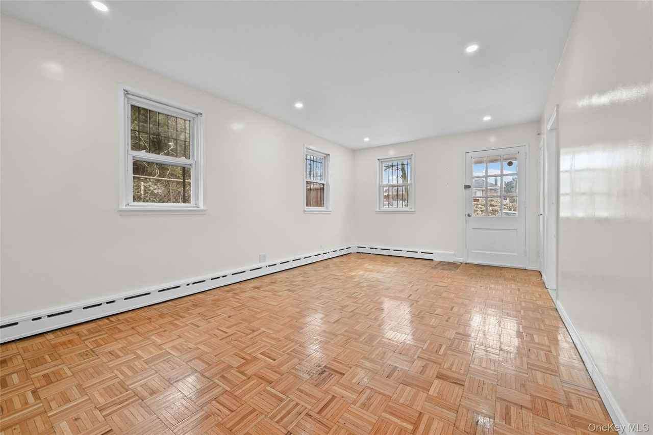 15167 27th Ave - Photo 4 of 20