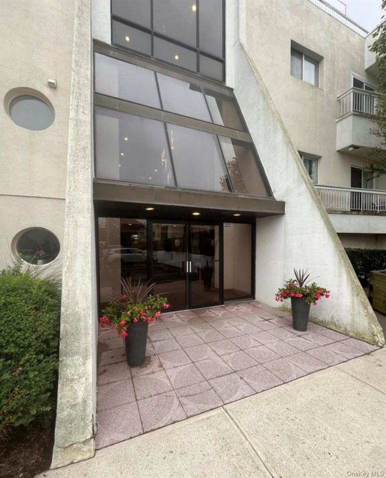 170 Schofield St #2K - Photo 2 of 8