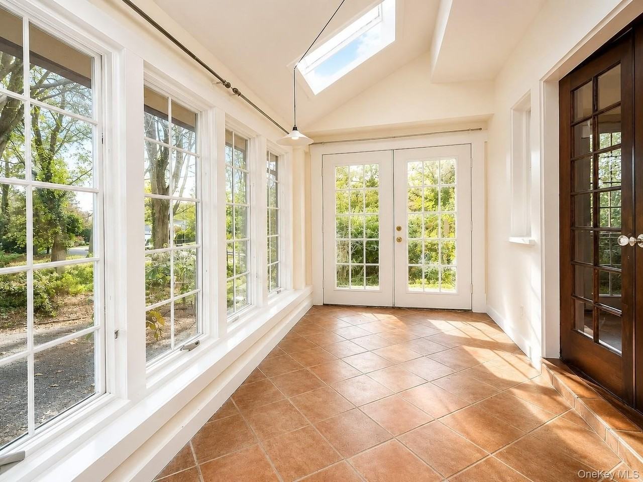1 Edgehill Rd - Photo 5 of 10
