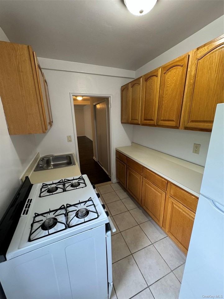 59 Old Mamaroneck Rd #2E - Photo 4 of 8
