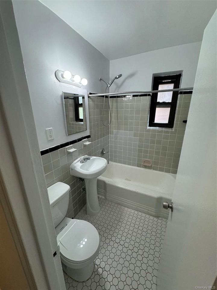 59 Old Mamaroneck Rd #2E - Photo 6 of 8
