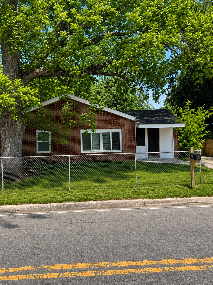 4011 Marion Ave #1 - Photo 3 of 27