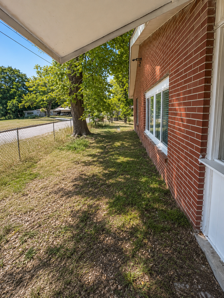 4011 Marion Ave #1 - Photo 6 of 27