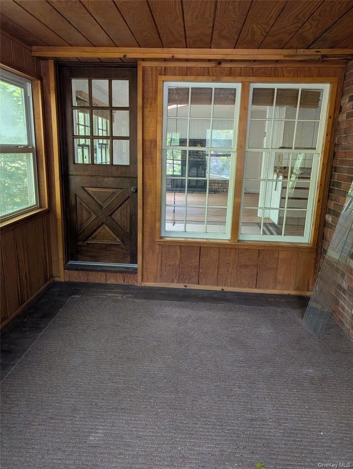 45 Sunken Meadow Rd - Photo 2 of 27