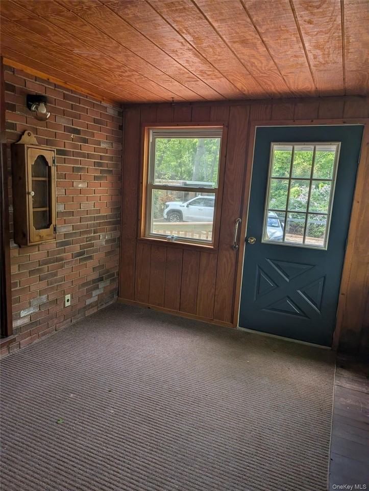 45 Sunken Meadow Rd - Photo 3 of 27