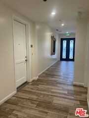 1654 Greenfield Ave #101 - Photo 3 of 8