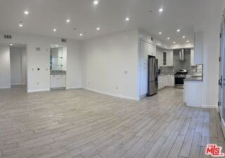 1654 Greenfield Ave #101 - Photo 5 of 8