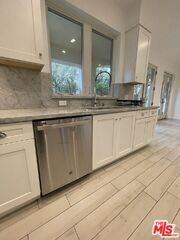 1654 Greenfield Ave #101 - Photo 7 of 8