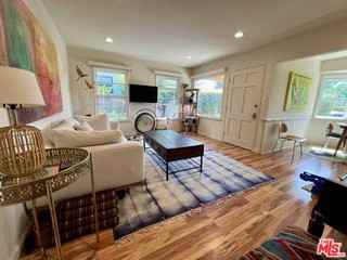 943 Indiana Ave - Photo 4 of 8