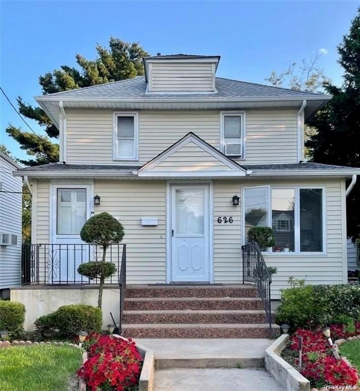 626 Stewart Ave - Photo 3 of 7