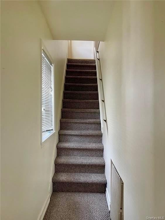 626 Stewart Ave - Photo 4 of 7