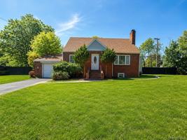 featured image of 52 Hoffman Ln